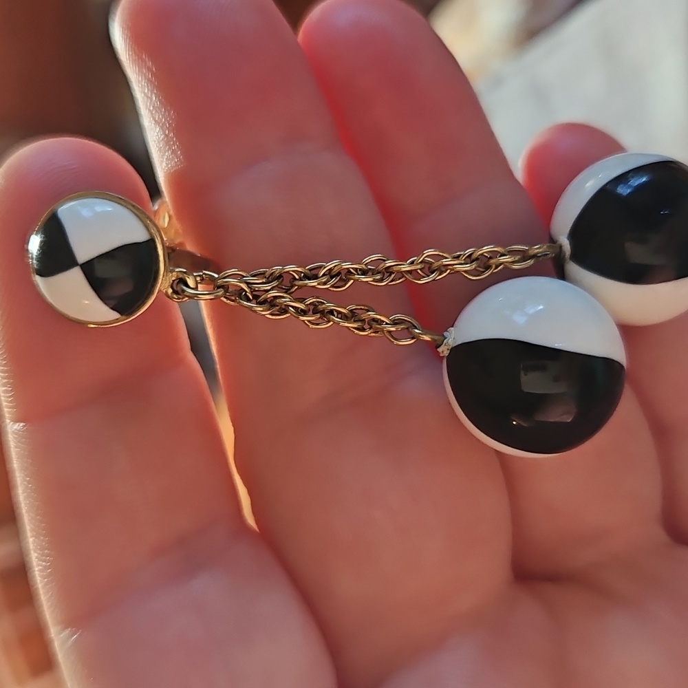 Vintage Trifari Black and White Clip On Dangle Earrings.